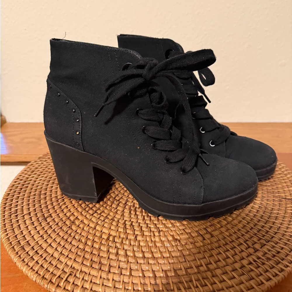 Mix No 6‎ Elegant Black Lace-Up Boots